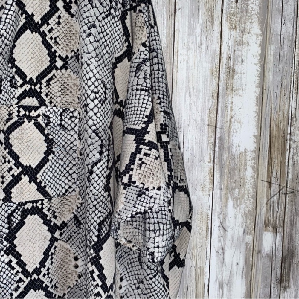 Jodifl Snake Oversized Blouse - Picture 2 of 4
